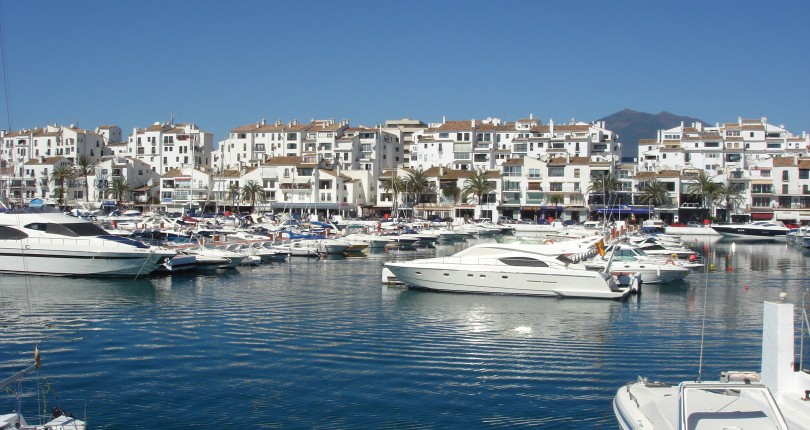 PUERTO BANÚS