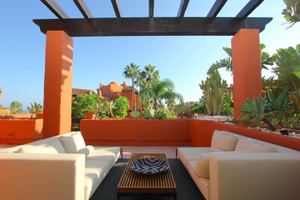 Picture of 24 Hour Security Guard Gated Community - Zillow